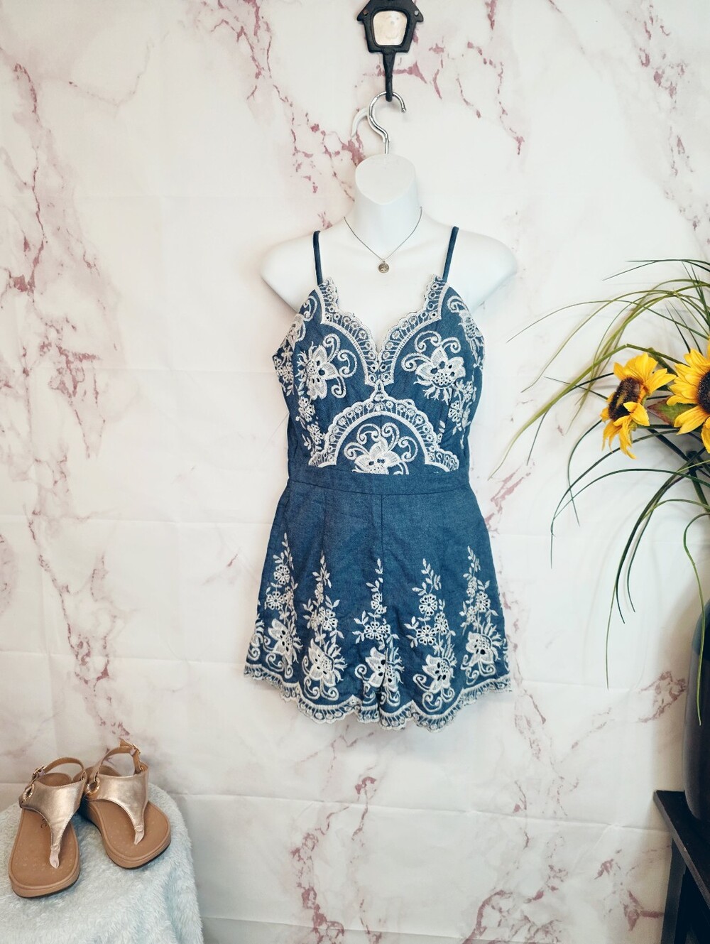 Simplee Blue Embroidered Cotton Scalloped Lace Romper Medium - Picture 2 of 7
